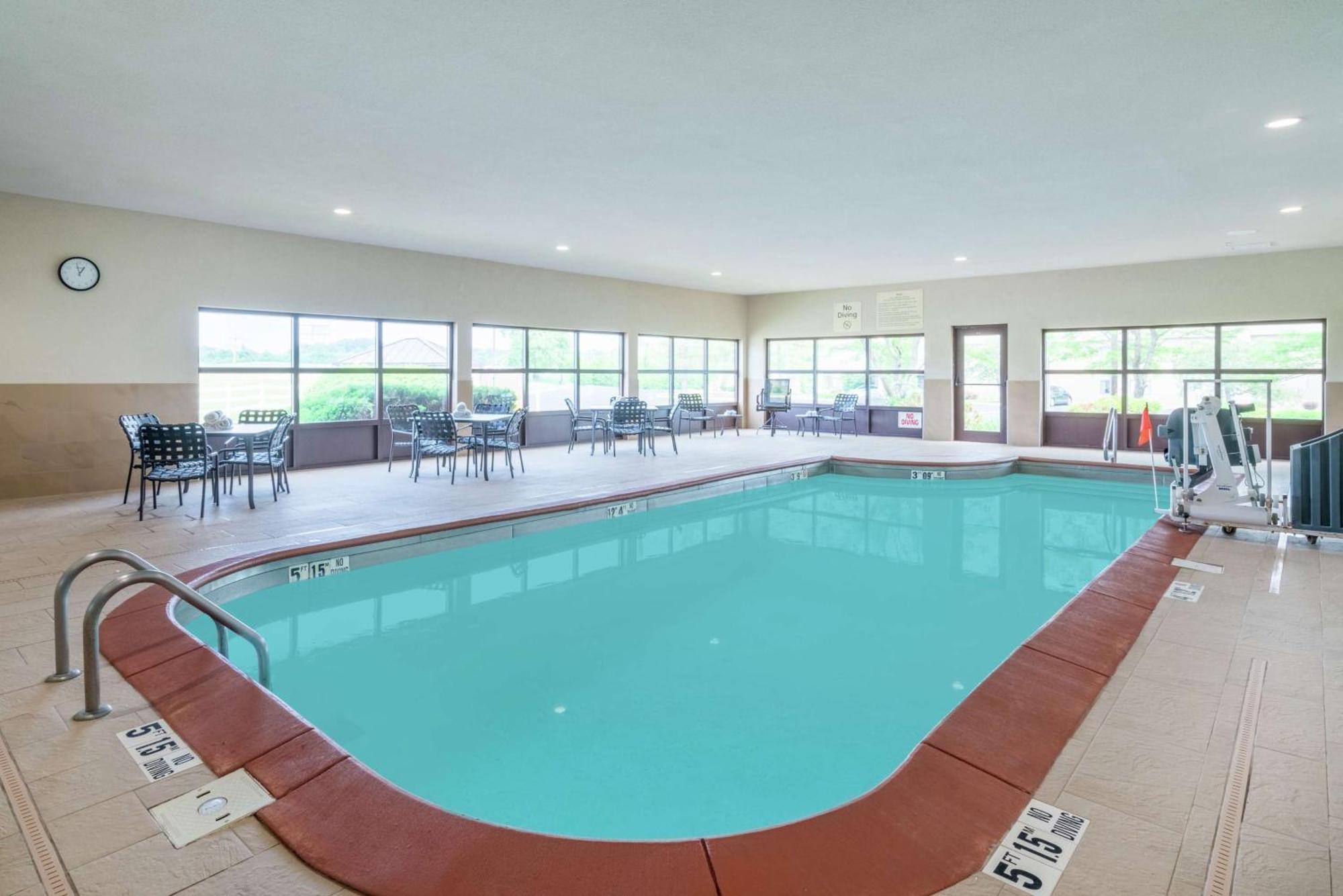 Hampton Inn Corydon Buitenkant foto